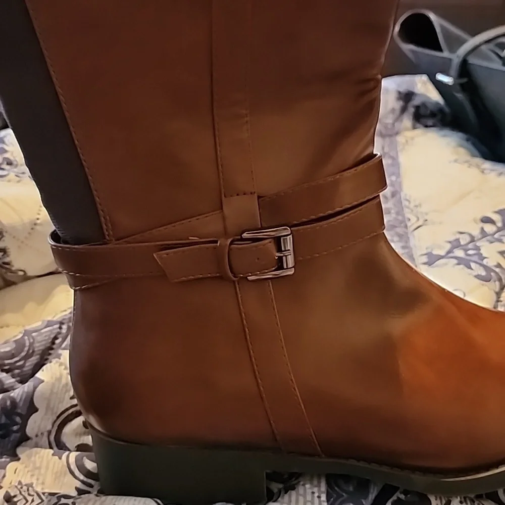 Brown boot - Picture 3 of 3